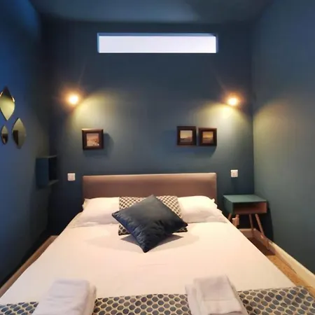 Unique ! Waterfront Flat In Apartman